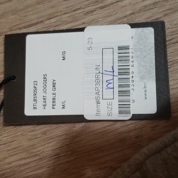 ❌SOLD❌ Brunette The Label All Over Hearts Oversized Fleece Joggers - Picture 9 of 11